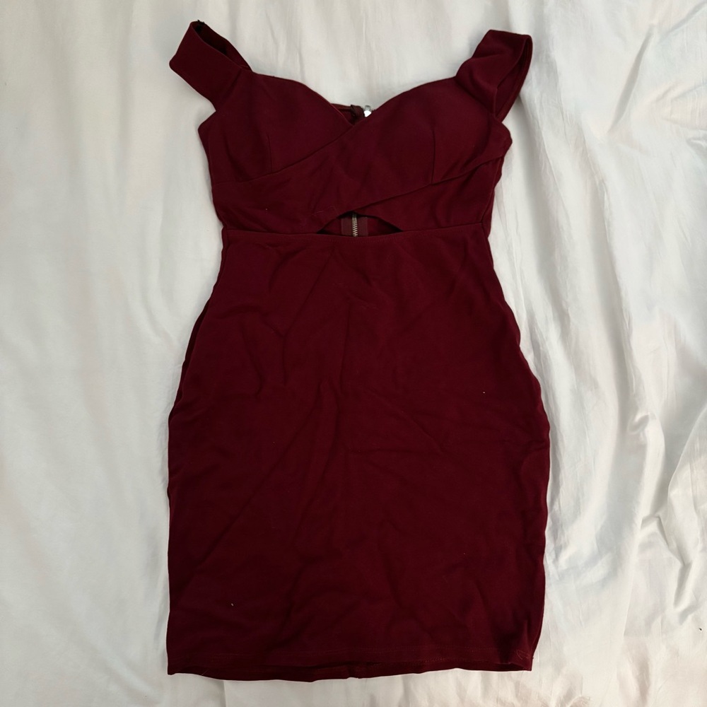 Burgundy bodycon mini dfess